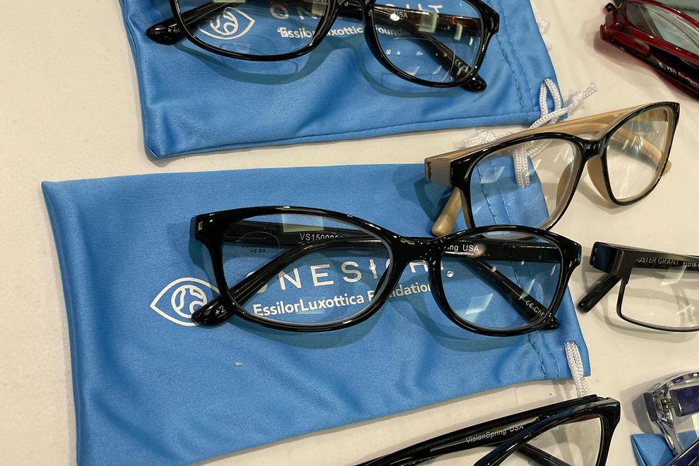 onesight-glasses-vertical